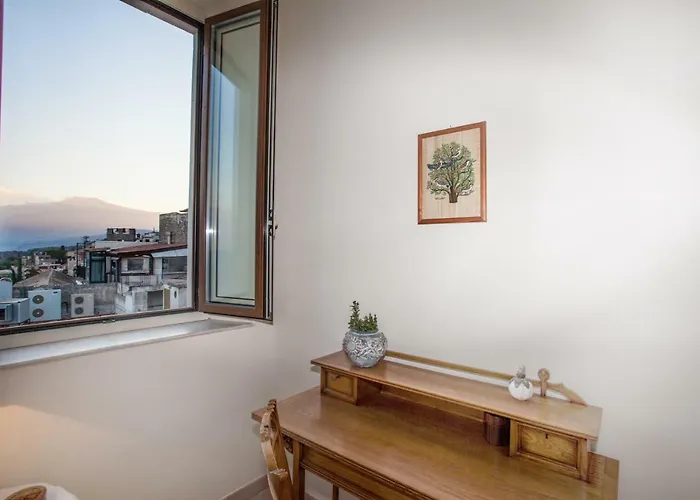 Skyline Appartament 陶尔米纳