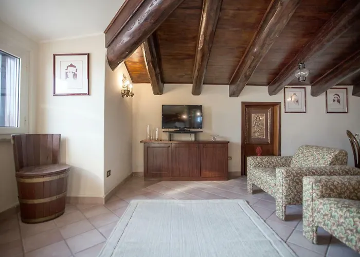 公寓 Skyline Appartament 陶尔米纳